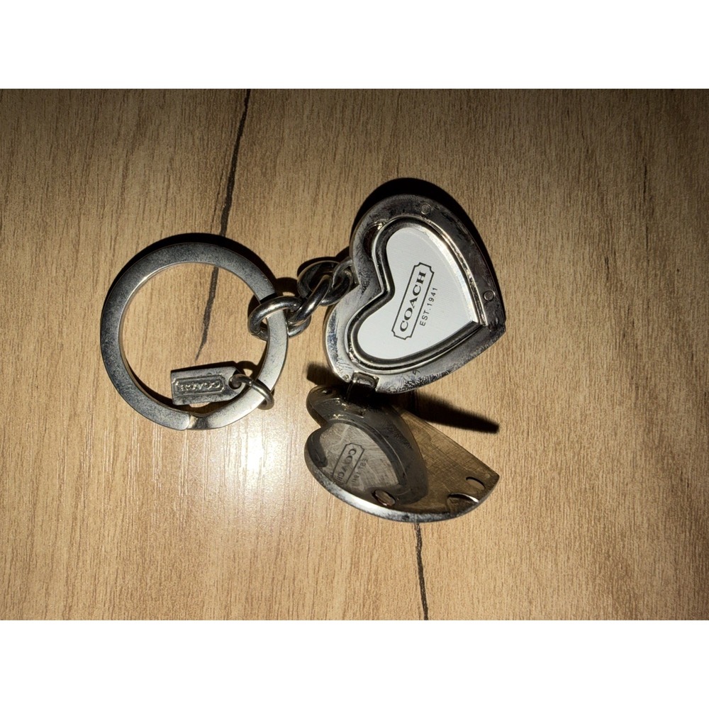 Coach RARE Poppy Heart Photo Frame Locket Key chain Fob - Picture 2 of 6